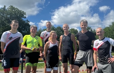 DJK-Athlet Elias Schwarze dominiert den Welzheimer Triathlon